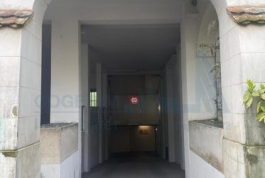 dépôt de 40 m2 environ