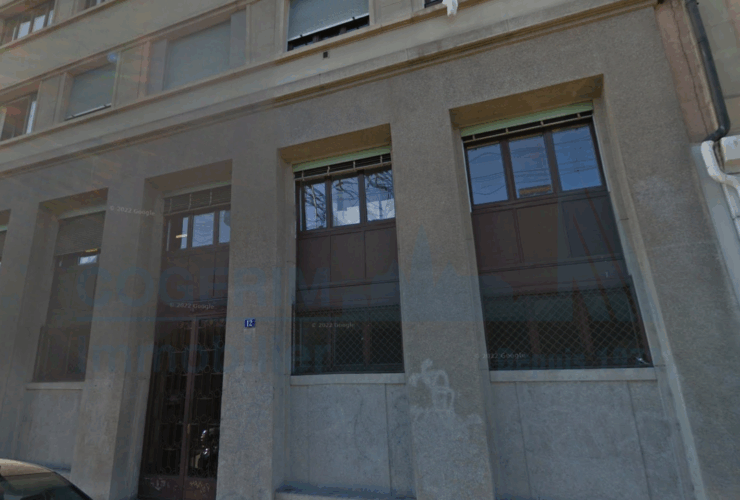 Parking intérieur voiture